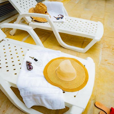 Kalina Hotel Хирардот Екстериор снимка