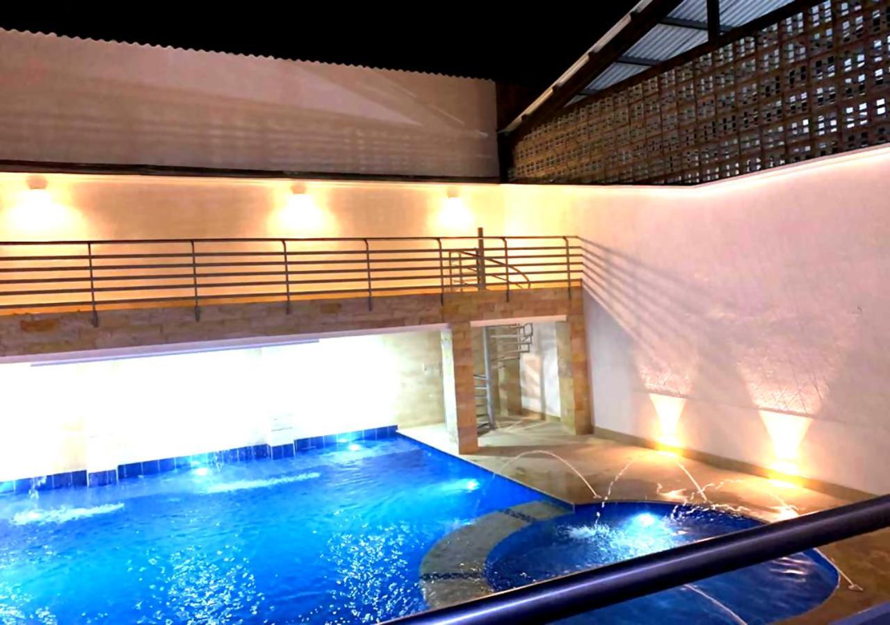Kalina Hotel Хирардот Екстериор снимка
