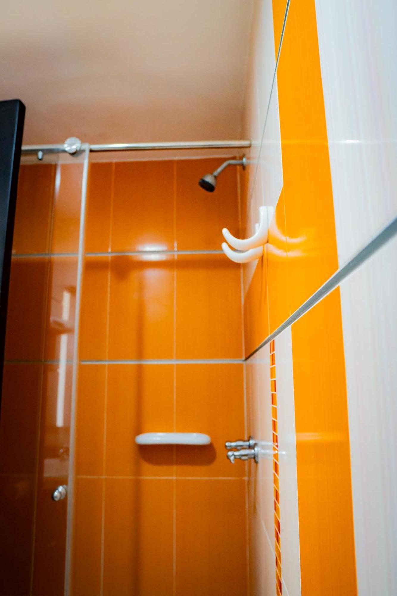 Kalina Hotel Хирардот Екстериор снимка