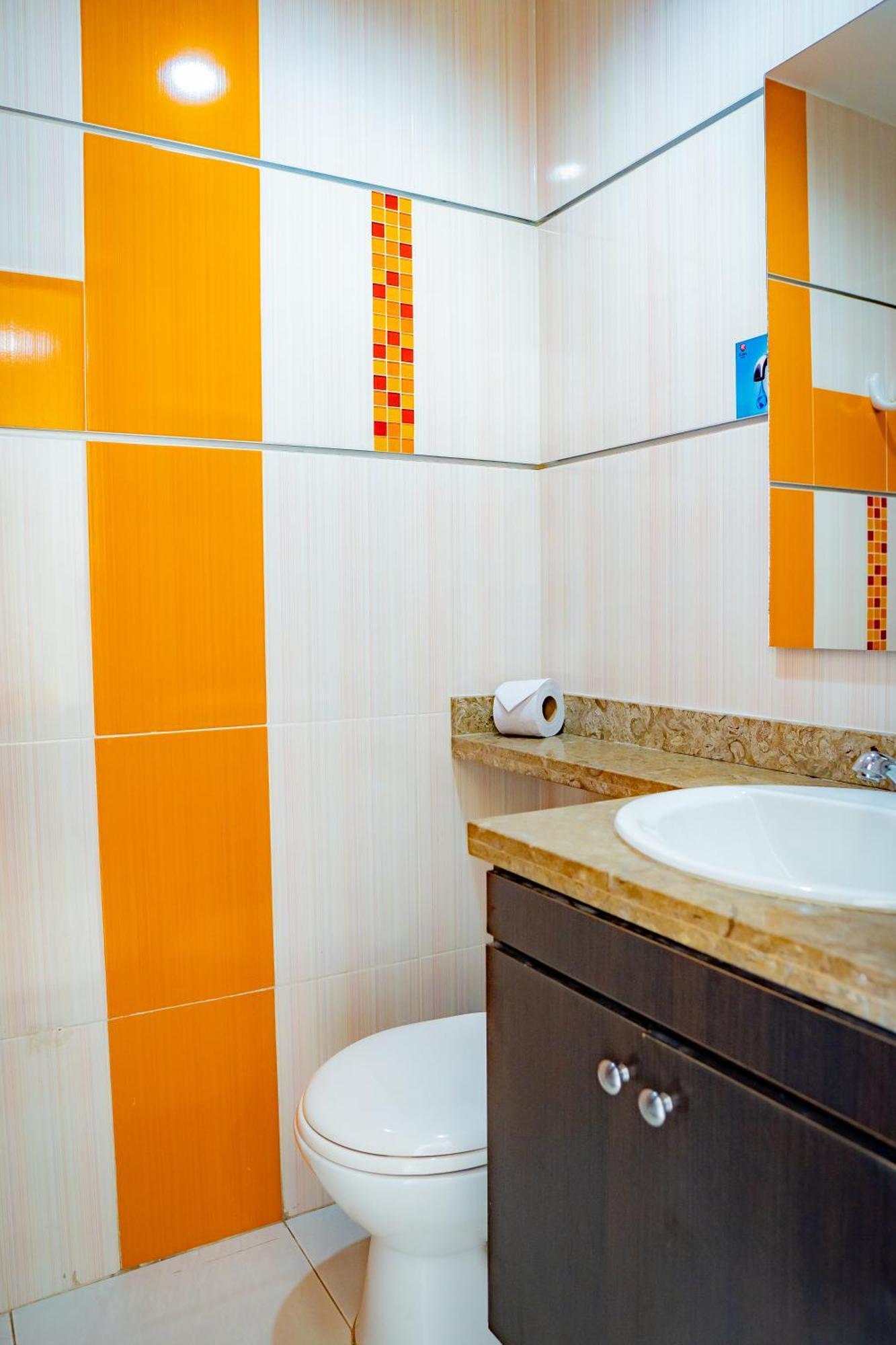 Kalina Hotel Хирардот Екстериор снимка