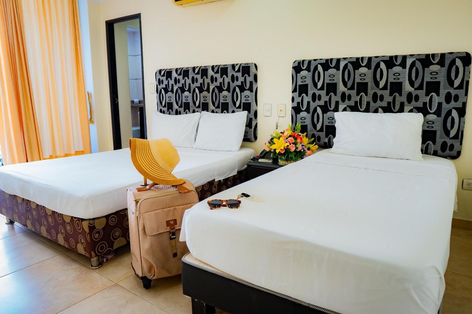 Kalina Hotel Хирардот Екстериор снимка