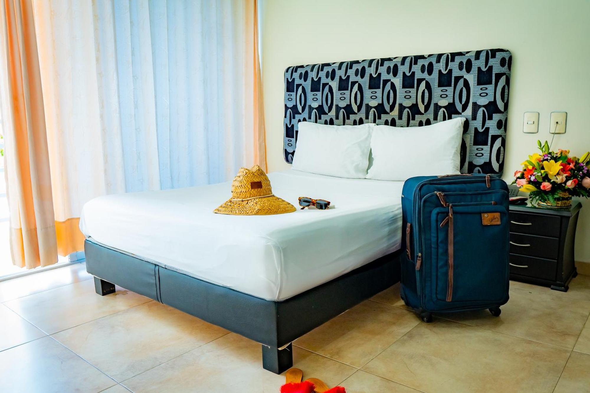Kalina Hotel Хирардот Екстериор снимка