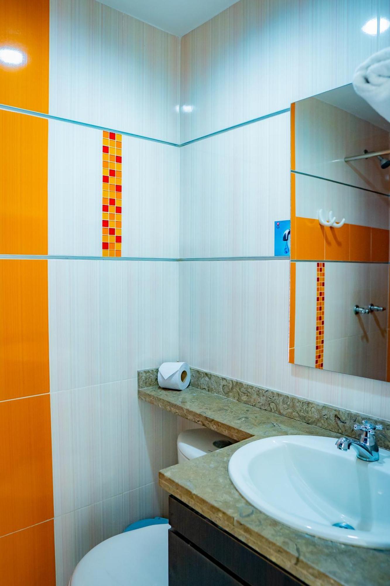 Kalina Hotel Хирардот Екстериор снимка
