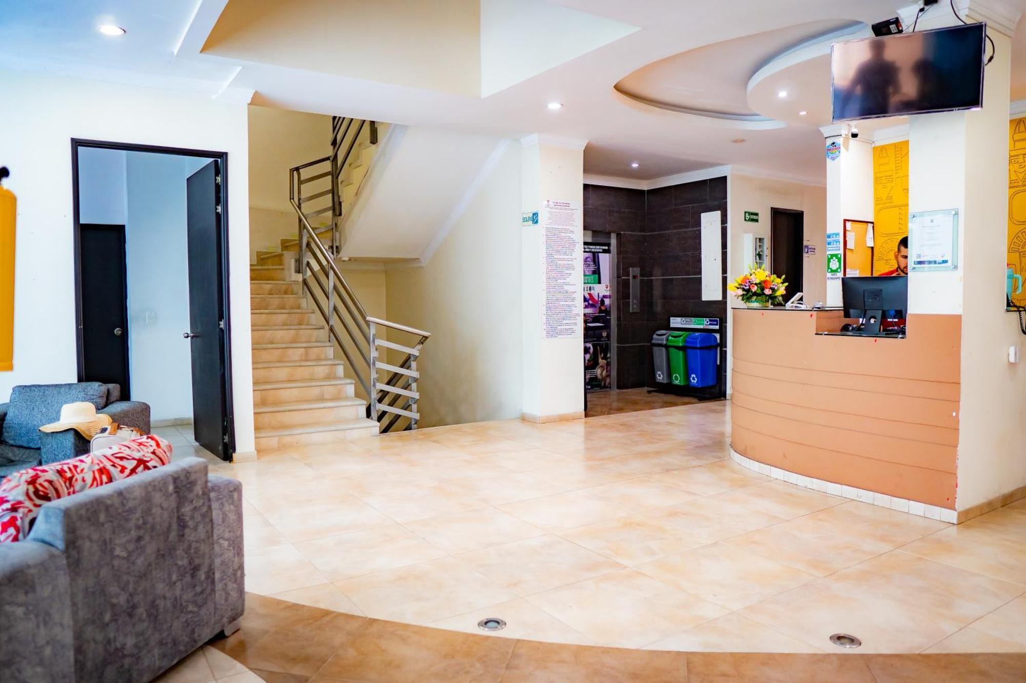 Kalina Hotel Хирардот Екстериор снимка