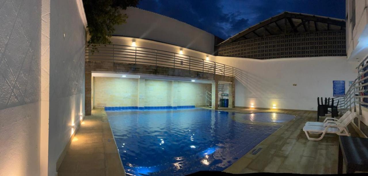 Kalina Hotel Хирардот Екстериор снимка